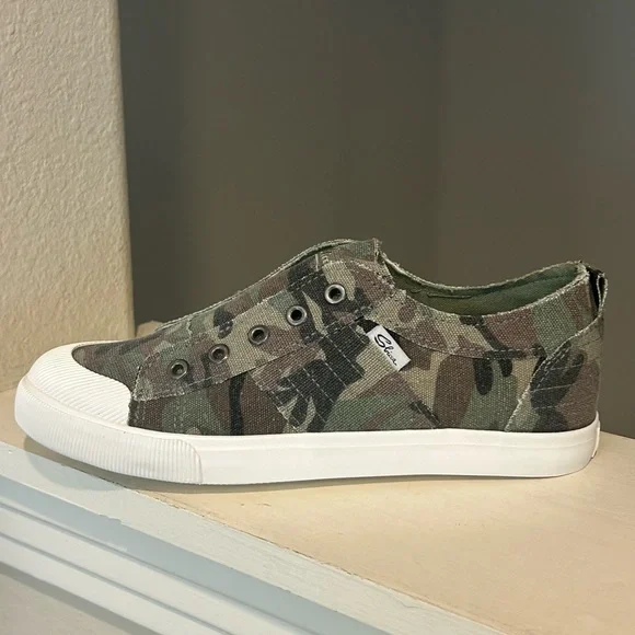 Sbicca Creola Women’s Slip On Shoe Size: 8 Color: Camo New In Box Fast Shipping - Picture 4 of 9